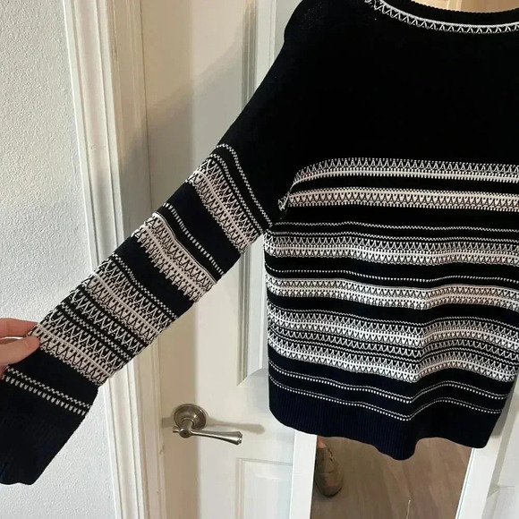 Vince Long Sleeve Striped Sweater Size Small Color Black White - Picture 4 of 5